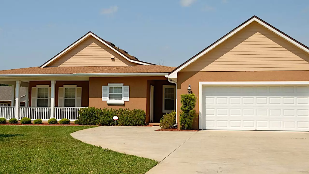 Stucco Repair, Color Matching, Pressure Washing