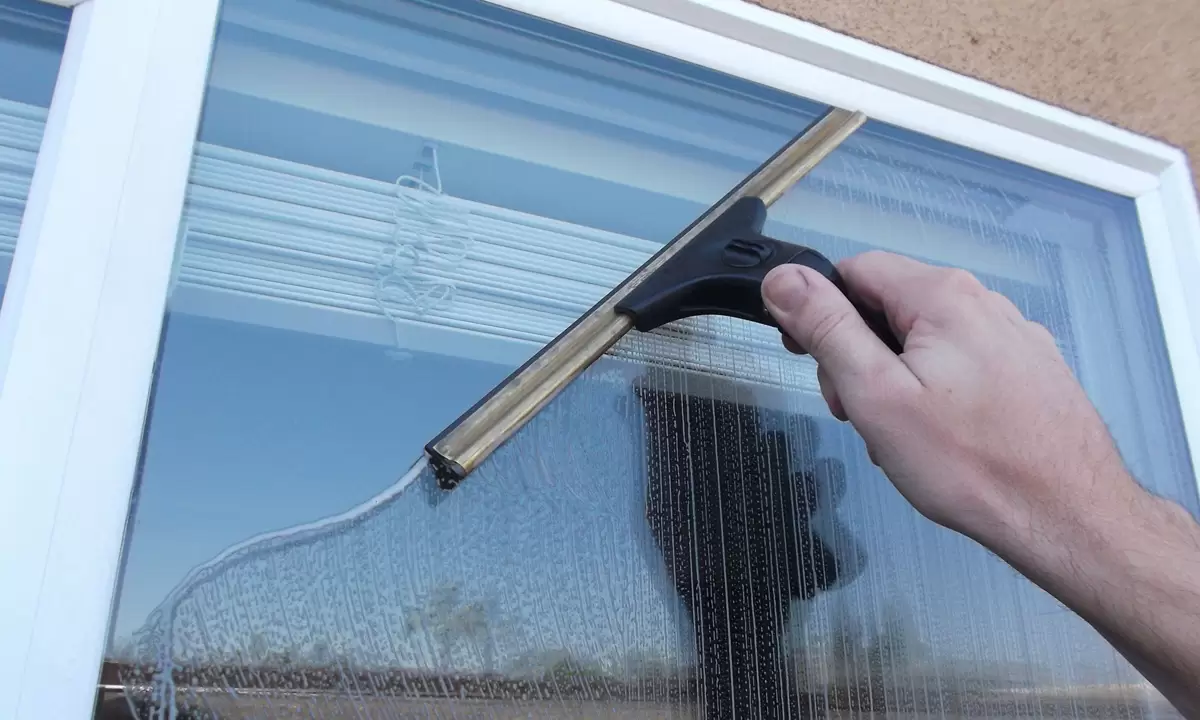 Interior & Exterior Window Cleaning